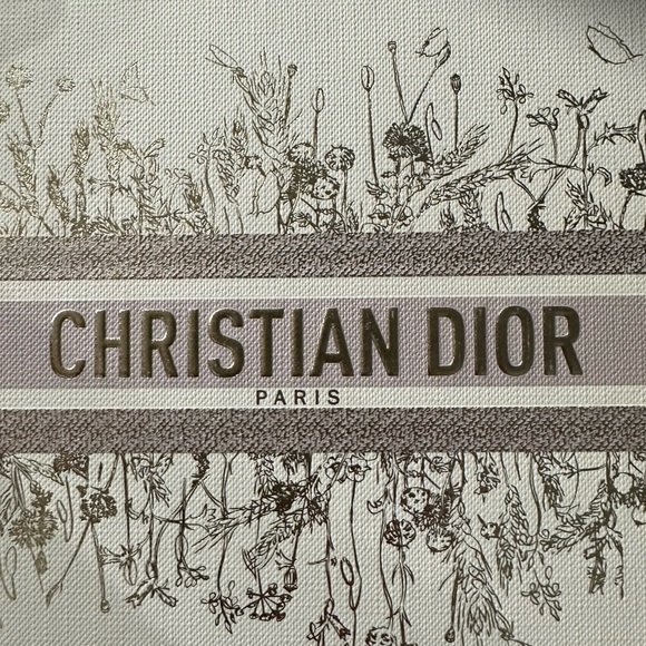 New Limited Edition Dior gifting bundle large wallet box, gift bag with ribbon - Picture 11 of 12